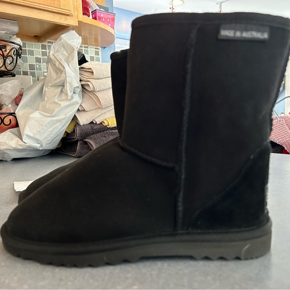 Black Ugg boots